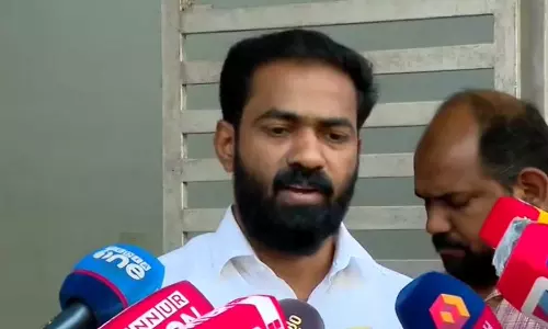 ബോംബ് നിർമാണത്തിനിടെ കൊല്ലപ്പെട്ട ഷെറിൻ ഡിവൈഎഫ്ഐ പ്രവർത്തകനല്ല: രക്തസാക്ഷിയാക്കിയ മേഖല കമ്മിറ്റിയെ തള്ളി വി.കെ സനോജ്