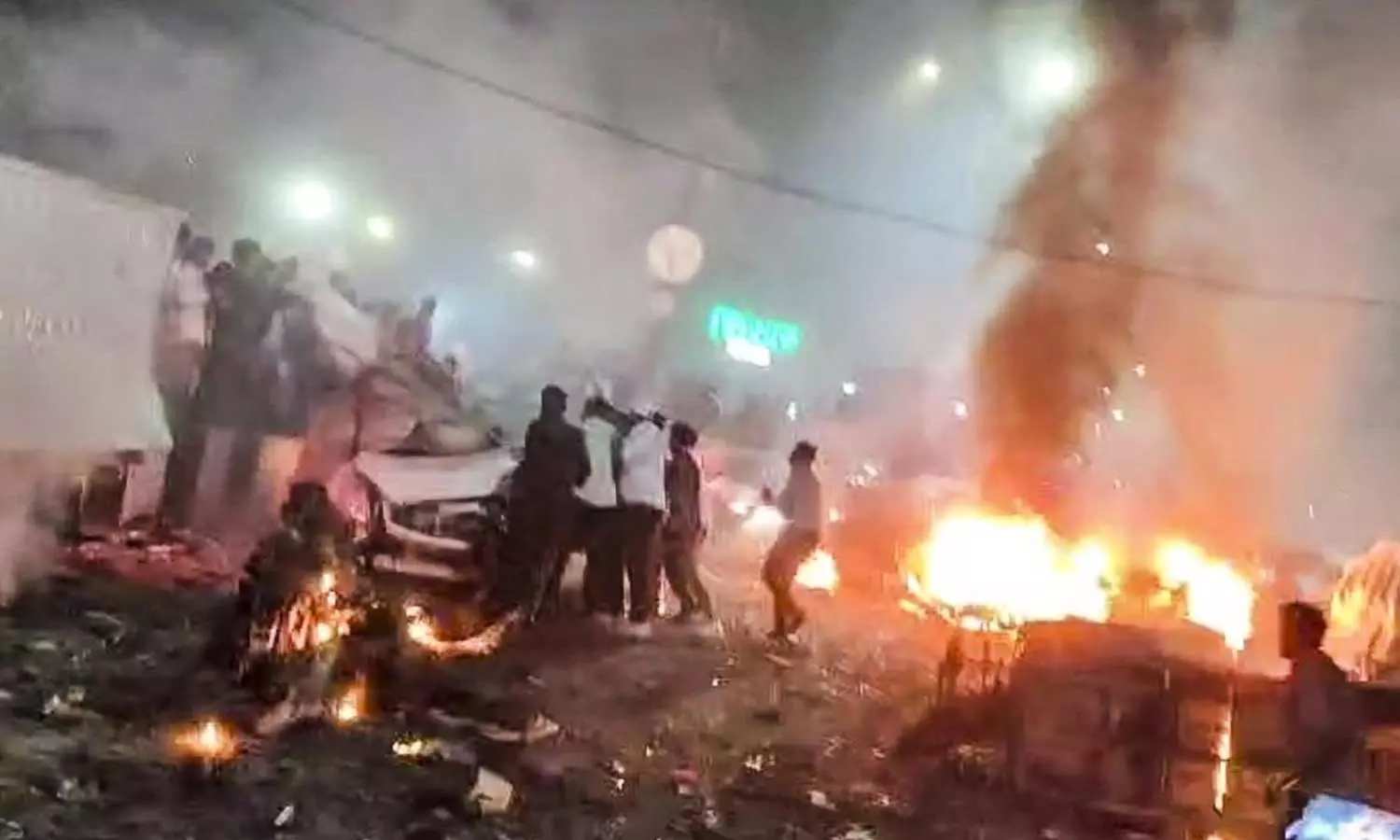 8 killed as blast rips through car parked near Red Fort Delhi