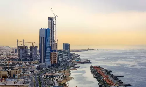 Saudi Labor Department issues guidelines on not working overtime even if paid, and allowing breaks during work