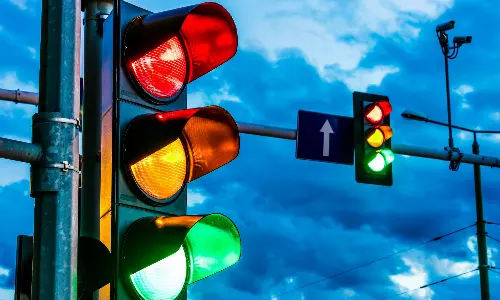 ചുവപ്പും പച്ചയും കാത്തിരിപ്പും ഇല്ല; ട്രാഫിക് ലൈറ്റുകൾ ഇല്ലാത്ത ഇന്ത്യയിലെ ആദ്യ നഗരം ഇതാണ്...