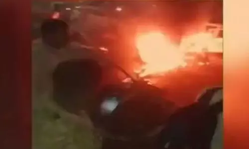 ഡൽഹിയിൽ സ്ഫോടനം; ചെങ്കോട്ടയ്ക്ക് സമീപം കാർ പൊട്ടിത്തെറിച്ചു; ഒരാൾ മരിച്ചു