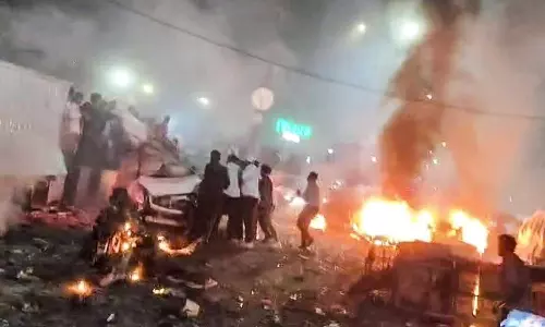 8 killed as blast rips through car parked near Red Fort Delhi