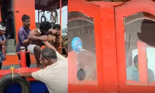 കൊല്ലത്തുനിന്ന് മത്സ്യബന്ധനത്തിന് പോയ ബോട്ടുകൾക്ക് നേരെ ആക്രമണം; നാലുപേർക്ക് പരിക്ക് കൊല്ലത്തുനിന്ന് മത്സ്യബന്ധനത്തിന് പോയ ബോട്ടുകൾക്ക് നേരെ ആക്രമണം; നാലുപേർക്ക് പരിക്ക്