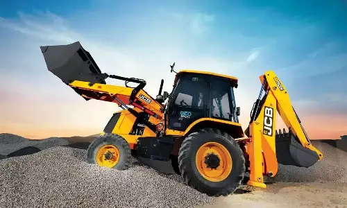 ബുൾഡോസറുകളുടെ പര്യായം, ടൈറ്റാനിക്കുമായി ബന്ധം; ജെസിബിയുടെ കഥയറിയാം