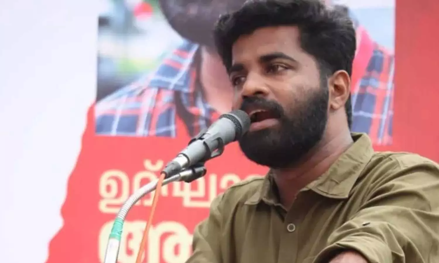 ചാണകത്തെ ചവിട്ടാതിരിക്കുക എന്നതും ചില സന്ദർഭങ്ങളിൽ പക്വതയുള്ള രാഷ്ട്രീയ തീരുമാനമാണ് ; ബിജെപി ജില്ലാ പ്രസിഡന്റുമായി ഉണ്ടായ കയ്യാങ്കളിയിൽ പ്രതികരണവുമായി പി.എം ആർഷോ ചാണകത്തെ ചവിട്ടാതിരിക്കുക എന്നതും ചില സന്ദർഭങ്ങളിൽ പക്വതയുള്ള രാഷ്ട്രീയ തീരുമാനമാണ് ; ബിജെപി ജില്ലാ പ്രസിഡന്റുമായി ഉണ്ടായ കയ്യാങ്കളിയിൽ പ്രതികരണവുമായി പി.എം ആർഷോ