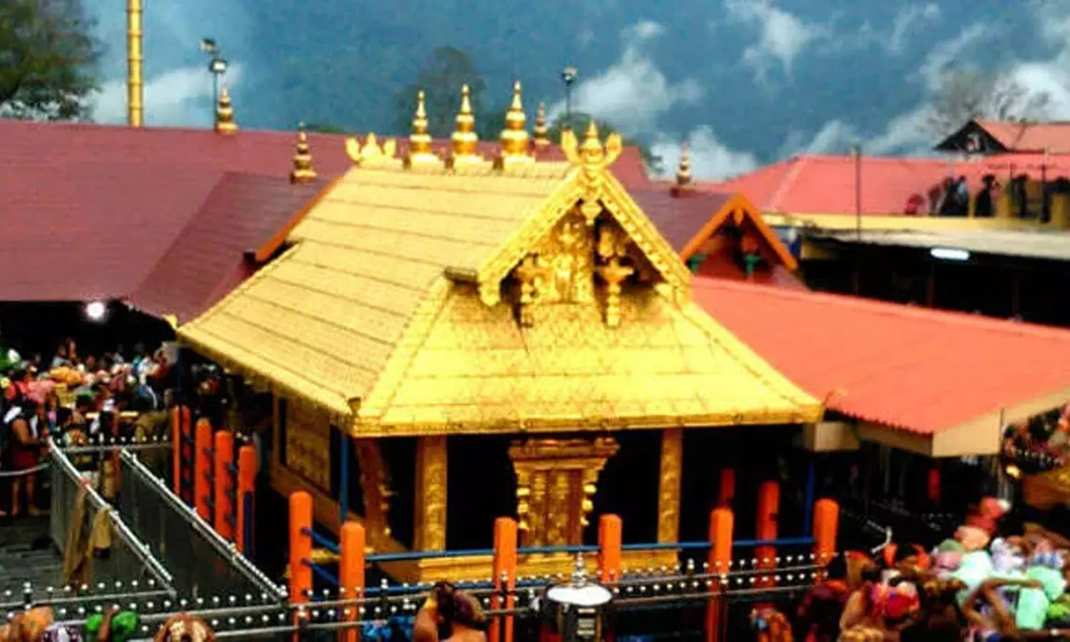 ശബരിമലയിൽ നടപടി; സ്വർണം ചെമ്പെന്ന് രേഖപ്പെടുത്തിയ ഉദ്യോഗസ്ഥന് സ്ഥലംമാറ്റം ശബരിമലയിൽ നടപടി; സ്വർണം ചെമ്പെന്ന് രേഖപ്പെടുത്തിയ ഉദ്യോഗസ്ഥന് സ്ഥലംമാറ്റം