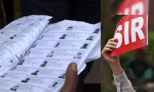 തെരഞ്ഞെടുപ്പ് കമ്മീഷനാണെന്ന് കരുതി ചത്ത് പണിയെടുത്ത് മരിക്കണമെന്നില്ലല്ലോ,രാത്രി 10.30 വരെ ഒറ്റയ്ക്ക് നടന്നു ഫോമുകൾ വിതരണം ചെയ്യേണ്ടി വരുന്നു; ജോലി സമ്മര്‍ദം വിവരിക്കുന്ന വനിതാ ബിഎൽഒയുടെ ശബ്ദ സന്ദേശം പുറത്ത്‌