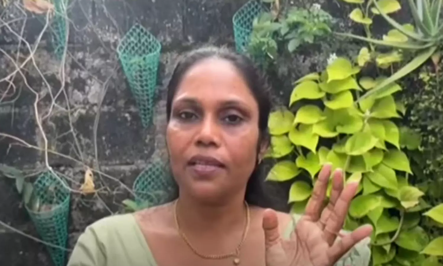 രാവിലെ 8.30 മുതൽ രാത്രി 9.30 വരെ ഫീൽഡിൽ; ജോലി കഴിഞ്ഞ് ഓൺലൈൻ മീറ്റിംഗ്; ജോലിഭാരത്തിൽ BLOമാർ