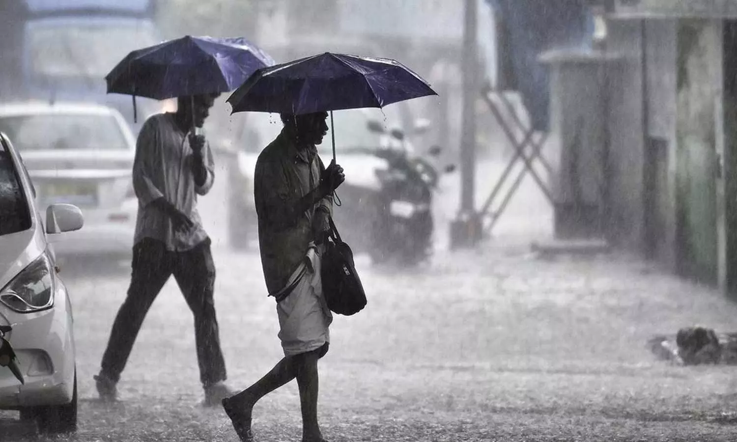 സംസ്ഥാനത്ത് ഇടിമിന്നലോട് കൂടിയ ശക്തമായ മഴയ്ക്ക് സാധ്യത, 10 ജില്ലകളിൽ യെല്ലോ അലർട്ട്