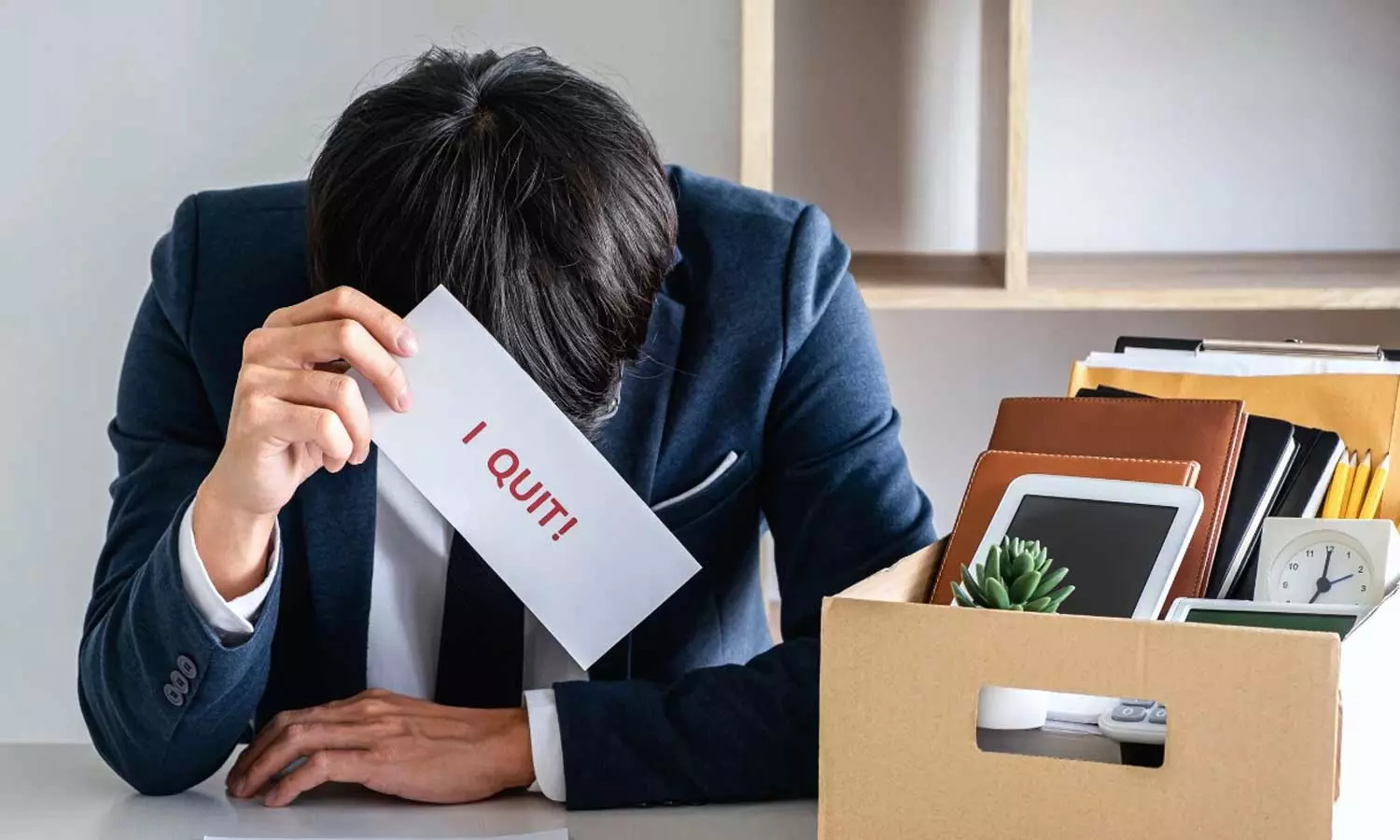 ആദ്യ ജോലി,മൂന്ന് മണിക്കൂറിനുള്ളില്‍ രാജി; കാരണം വിശദീകരിച്ച് യുവാവിന്റെ പോസ്റ്റ്, അനുകൂലിച്ചും പ്രതികൂലിച്ചും കമന്റ്‌