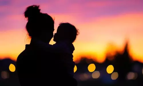 കുട്ടിയെ നോക്കാനാളില്ല;  രാജി വയ്ക്കുന്നതായി ജീവനക്കാരി,ശമ്പള വര്‍ധനവോടെ വര്‍ക്ക് ഫ്രം ഹോം അനുവദിച്ച് മലേഷ്യൻ നിയമസ്ഥാപനം