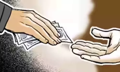 നിയമനത്തിനും സർവീസ് ആനുകൂല്യങ്ങൾക്കും കൈക്കൂലി: ഓപ്പറേഷൻ ബ്ലാക്ക് ബോർഡുമായി വിജിലൻസ്