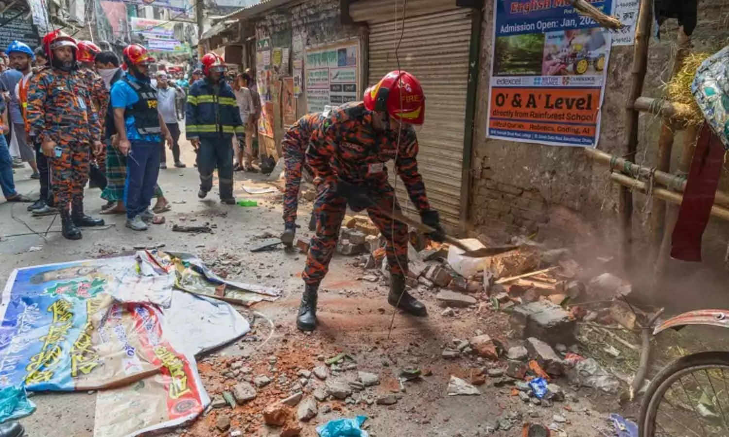 ബംഗ്ലാദേശിൽ ശക്തമായ ഭൂചലനത്തിൽ ആറ് മരണം; നൂറോളം പേർക്ക് പരിക്ക്