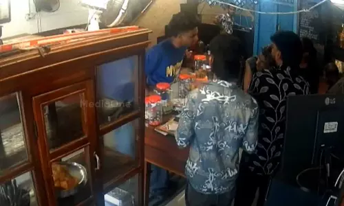 വ്യാജ യുപിഐ ആപ്പ് ഉപയോഗിച്ച് തട്ടിപ്പ്;  കൊച്ചിയിൽ അഞ്ചുപേർ അറസ്റ്റിൽ