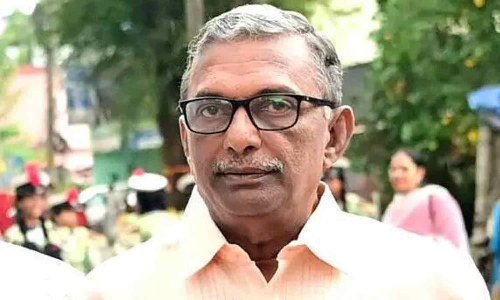 ശബരിമല സ്വർണക്കൊള്ള:പത്മകുമാറിന്റെ വീട്ടിൽ എസ്‌ഐടി പരിശോധന