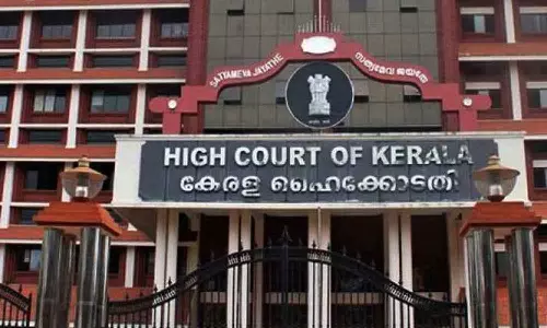 ഗുരുവായൂർ ക്ഷേത്രത്തിൽ ദർശനസമയം കൂട്ടുന്ന കാര്യം ആലോചിക്കണം- ഹൈക്കോടതി