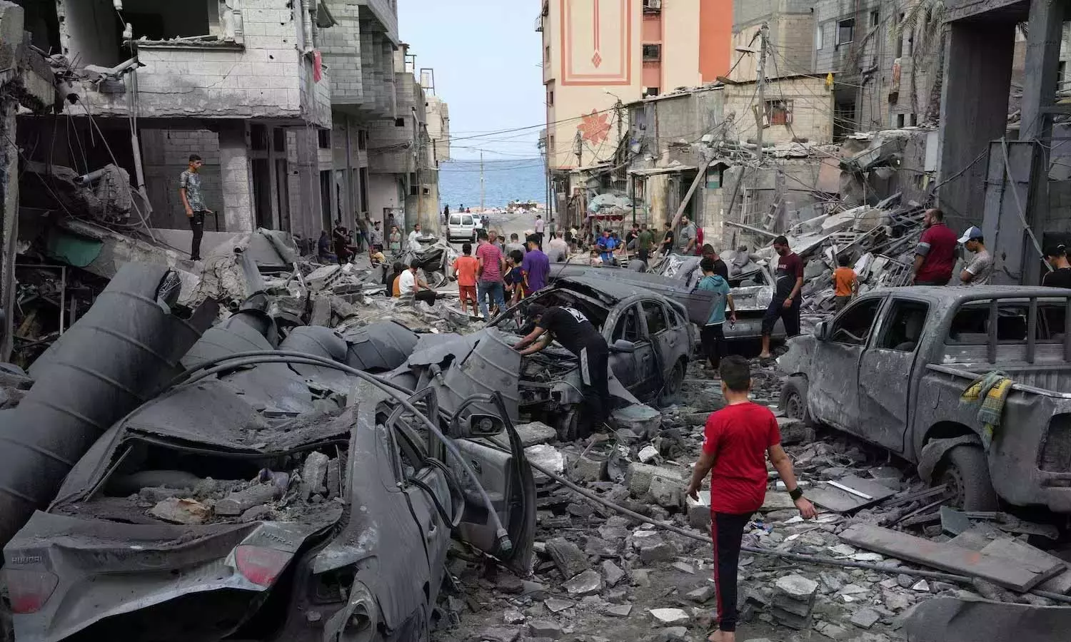 ഗസ്സയിൽ നിരന്തര ആക്രമണവും യെല്ലോ ലൈൻ മറികടന്നുള്ള സൈനിക നടപടികളും തുടർന്ന് ഇസ്രായേൽ ഗസ്സയിൽ നിരന്തര ആക്രമണവും യെല്ലോ ലൈൻ മറികടന്നുള്ള സൈനിക നടപടികളും തുടർന്ന് ഇസ്രായേൽ