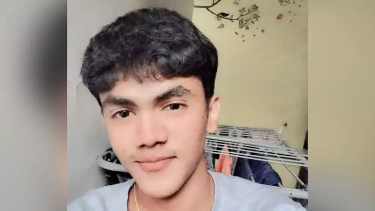 മറാത്തി സംസാരിക്കാത്തതിന്‍റെ പേരിൽ ട്രെയിനിൽ ക്രൂരമർദനം; 19കാരൻ ജീവനൊടുക്കി, ഭാഷയുടെ പേരിൽ ഉദ്ധവ് വിഷം പടര്‍ത്തുന്നുവെന്ന് ബിജെപി