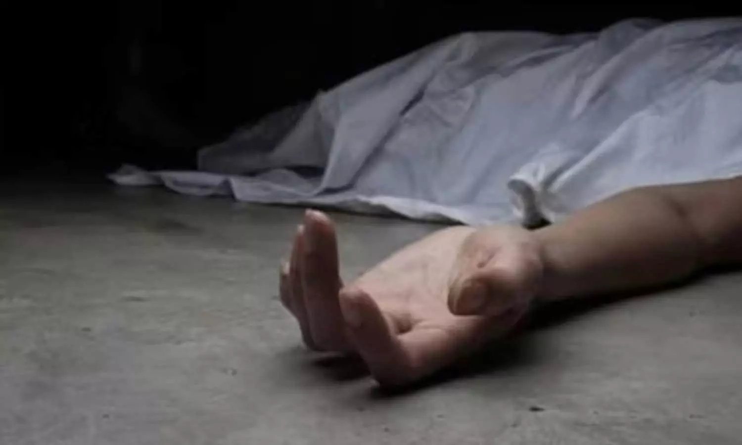 കൊച്ചിയിൽ  ചാക്കിൽ കെട്ടിയ നിലയിൽ സ്ത്രീയുടെ മൃതദേഹം; കൊലപാതകമെന്ന് പൊലീസ്