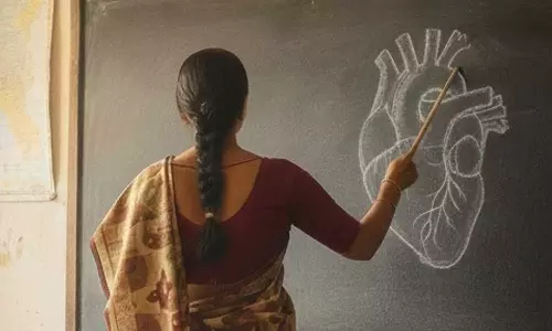 അറ്റൻ്റൻസ് മാർക്ക് ചെയ്തില്ല,ശമ്പളം കുറക്കും ; മരിച്ച മൂന്ന് അധ്യാപകർക്ക്  വിദ്യാഭ്യാസവകുപ്പിന്റെ കാരണം കാണിക്കൽ നോട്ടീസ്