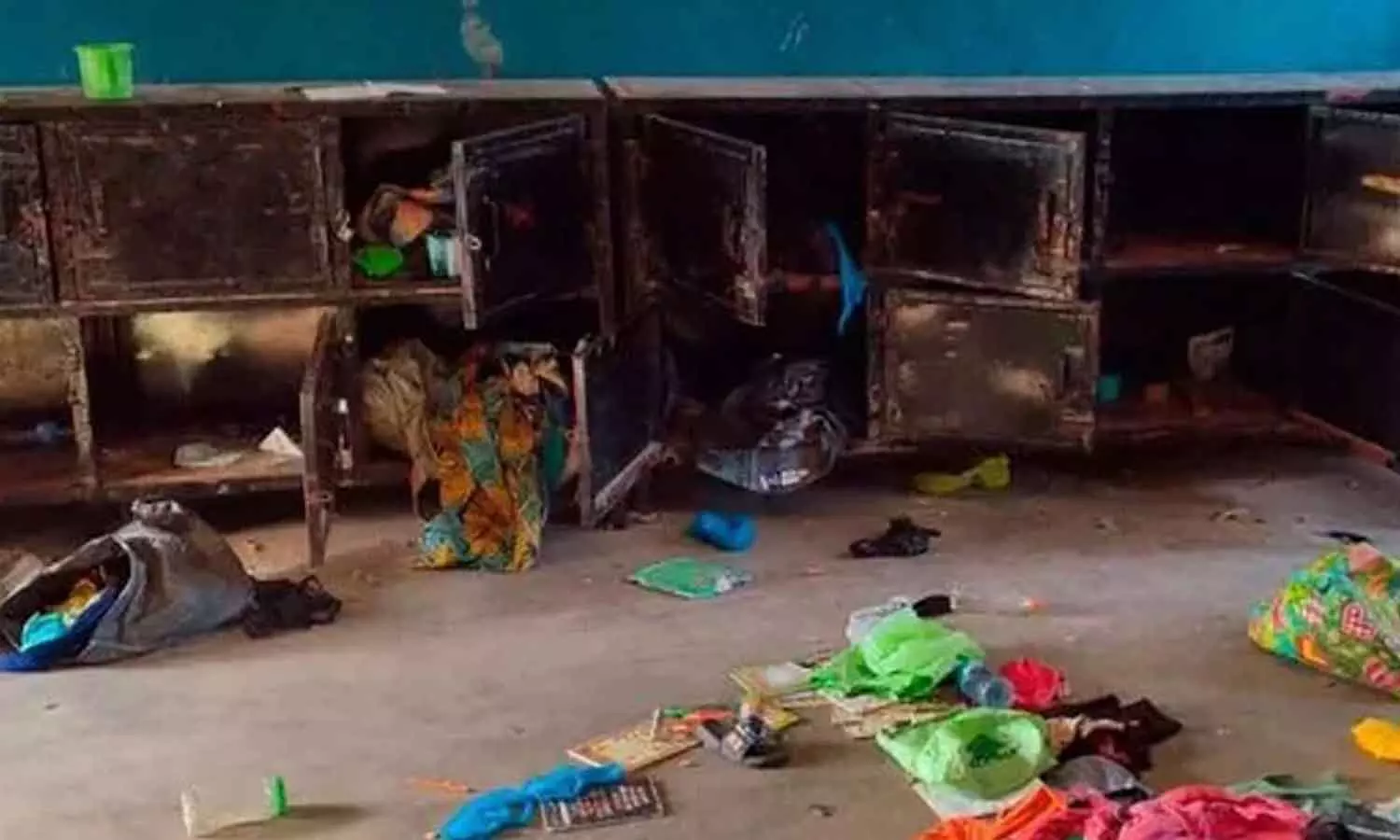 നൈജീരിയയിൽ സ്‌കൂൾ ആക്രമിച്ച് 303 വിദ്യാർഥികളെ തോക്കുധാരികൾ തട്ടിക്കൊണ്ടുപോയി; 12 അധ്യാപകരും തടവിൽ