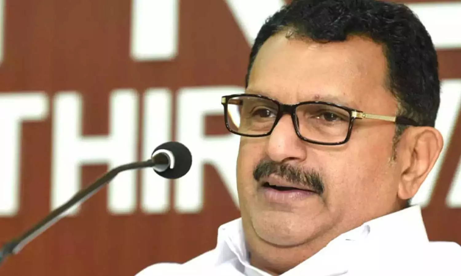 നാളെ മൂന്ന് മണിവരെ സമയമുണ്ട്, അത് കഴിഞ്ഞാൽ പാർട്ടിക്ക് പുറത്ത് ; വിമതര്‍ക്ക് മുന്നറിയിപ്പുമായി കെ.മുരളീധരന്‍