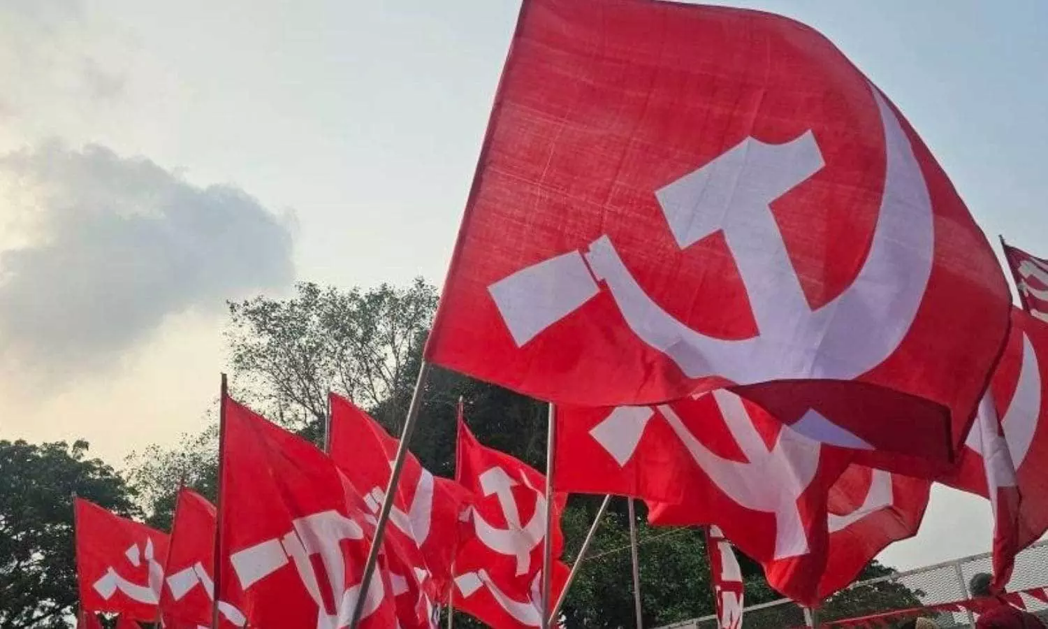 പാലക്കാട്ട് തെരഞ്ഞെടുപ്പ് കമ്മറ്റി ഓഫീസിൽ സിപിഎം പ്രവർത്തകൻ ജീവനൊടുക്കി