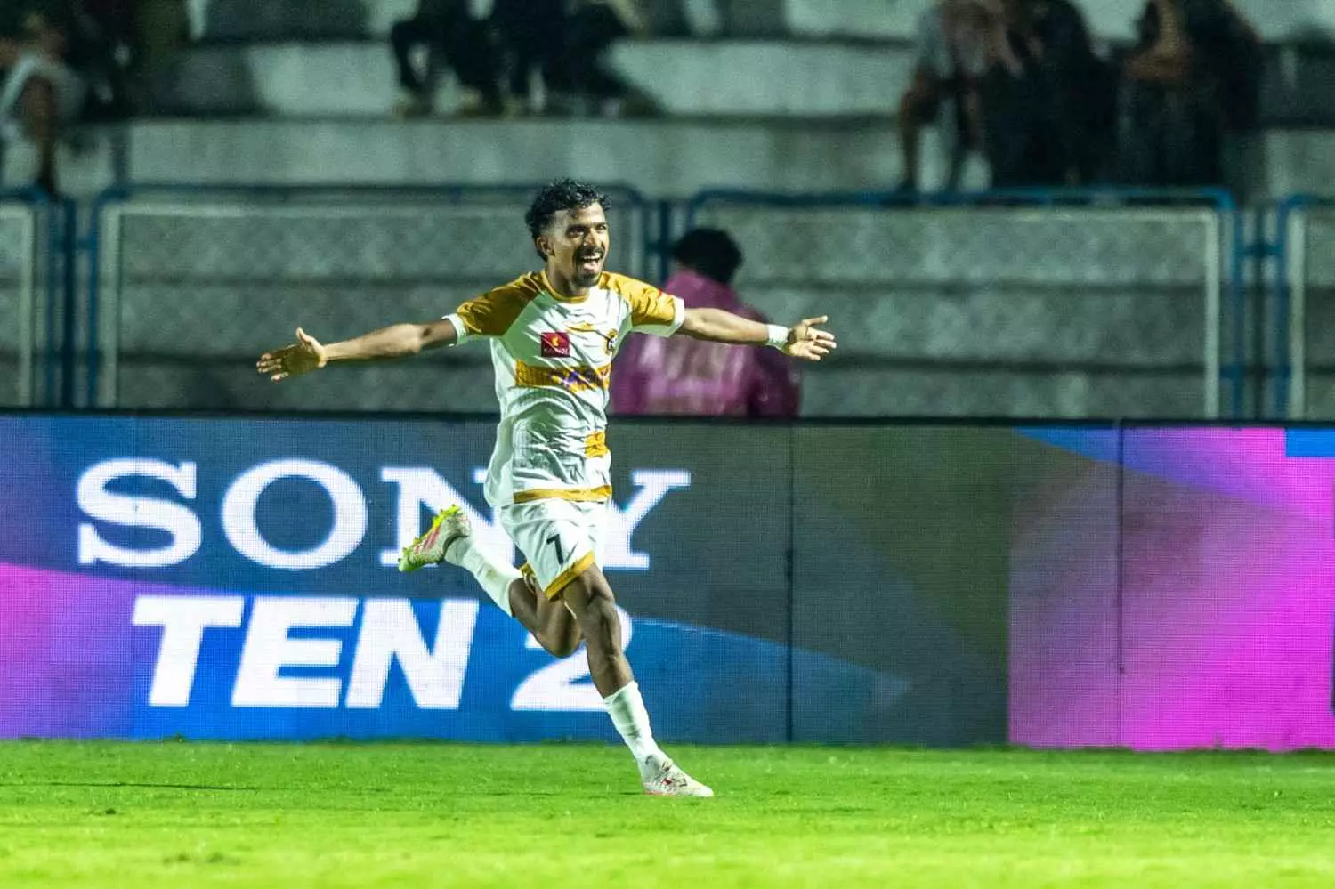 ഏഴ് തുടർ തോൽവികൾക്ക് ശേഷം തകർപ്പൻ ജയവുമായി കൊച്ചി