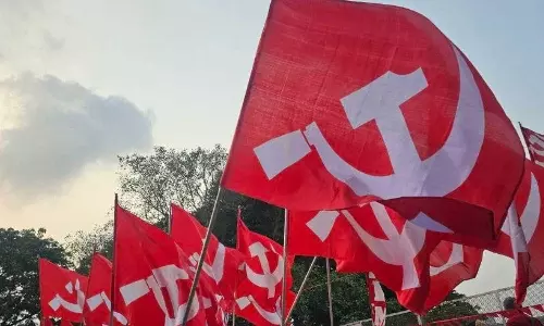 പാലക്കാട്ട് തെരഞ്ഞെടുപ്പ് കമ്മറ്റി ഓഫീസിൽ സിപിഎം പ്രവർത്തകൻ ജീവനൊടുക്കി പാലക്കാട്ട് തെരഞ്ഞെടുപ്പ് കമ്മറ്റി ഓഫീസിൽ സിപിഎം പ്രവർത്തകൻ ജീവനൊടുക്കി