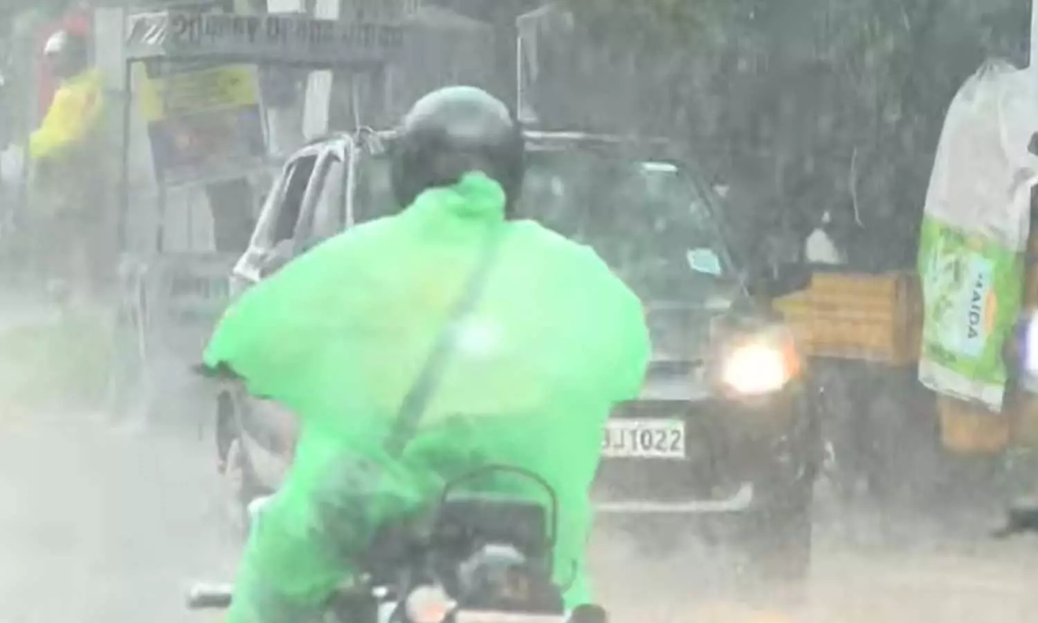 മഴ മാത്രമല്ല,ഇടിമിന്നലുമുണ്ട്; ഏഴ് ജില്ലകളിൽ ഇന്ന് യെല്ലോ അലർട്ട്