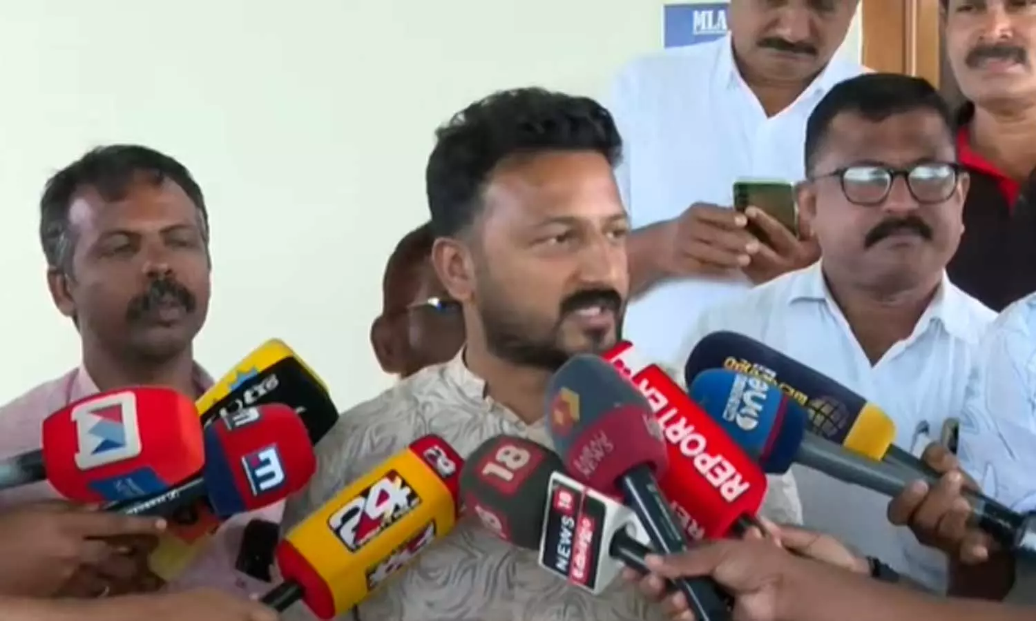 നിയമവിരുദ്ധമായി ഒന്നും ചെയ്തിട്ടില്ല, അന്വേഷണവുമായി സഹകരിക്കും: രാഹുല്‍ മാങ്കൂട്ടത്തില്‍