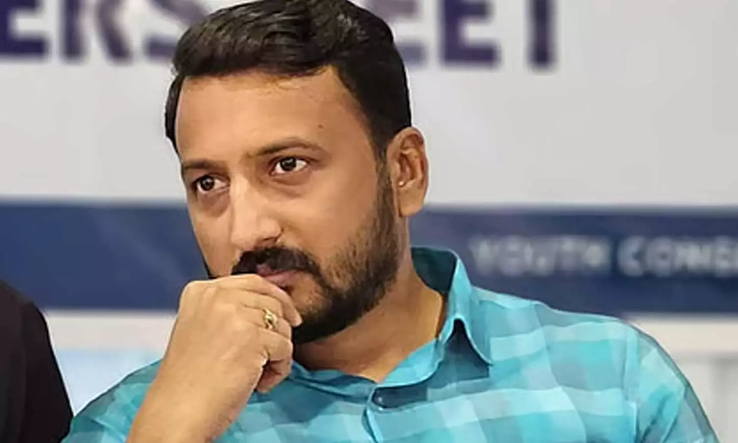 രാഹുൽ മാങ്കൂട്ടത്തിലിനെതിരെ യുവതി മുഖ്യമന്ത്രിക്ക് പരാതി നൽകിയേക്കും; തെളിവുകൾ കൈമാറുമെന്നും സൂചന രാഹുൽ മാങ്കൂട്ടത്തിലിനെതിരെ യുവതി മുഖ്യമന്ത്രിക്ക് പരാതി നൽകിയേക്കും; തെളിവുകൾ കൈമാറുമെന്നും സൂചന