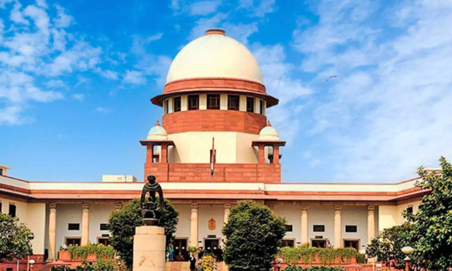 ക്രിസ്ത്യാനിയായതിനാൽ ക്ഷേത്രപൂജയിൽ പങ്കെടുക്കാനാവില്ലെന്ന് സൈനികൻ; നിങ്ങൾ സൈനികനാവാൻ യോഗ്യനല്ലെന്ന് സുപ്രിംകോടതി