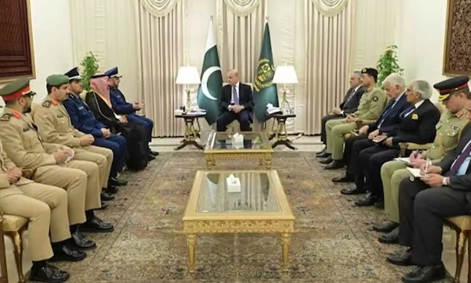 സൈനിക സഹകരണം ശക്തിപ്പെടുത്തും; സൗദി സൈനിക മേധാവി പാക് പ്രധാനമന്ത്രിയുമായി കൂടിക്കാഴ്ച നടത്തി