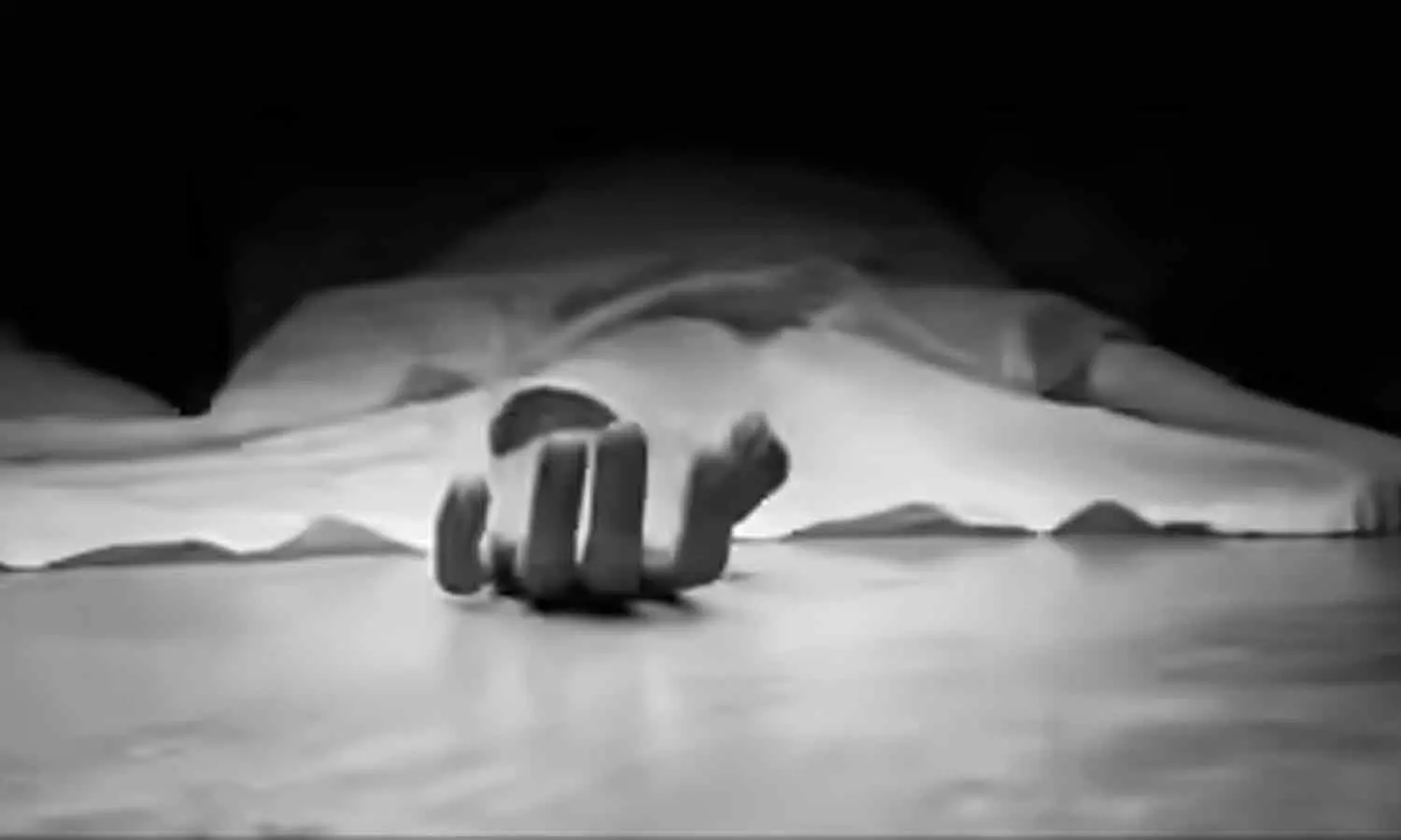 എസ്ഐആർ ജോലിസമ്മർദം; വിവാഹ തലേന്ന് ബിഎൽഒ ആത്മഹത്യ ചെയ്തു എസ്ഐആർ ജോലിസമ്മർദം; വിവാഹ തലേന്ന് ബിഎൽഒ ആത്മഹത്യ ചെയ്തു