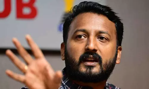 കെപിസിസിയെ വെല്ലുവിളിച്ച് രാഹുൽ മാങ്കൂട്ടത്തിൽ; കോൺ​ഗ്രസ് സ്ഥാനാർഥികളുടെ പ്രചാരണത്തിൽ സജീവം