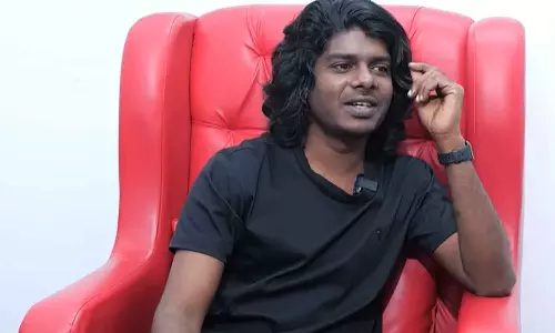 ആർഎസ്എസുകാർ വെട്ടിക്കൊന്ന പഴനി ബാബയുടെ ഫോട്ടോയുമുണ്ടായിരുന്നു, പക്ഷേ പിടിക്കാൻ വന്ന പൊലീസുകാർക്ക് മനസിലായില്ല, കണ്ടിരുന്നുവെങ്കില്‍ ഇസ്‌ലാം ഭീകരവാദിയാക്കിയേനെ; വേടൻ