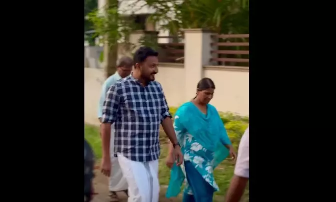 നേതൃത്വം വിലക്കിയിട്ടും  സ്ഥാനാർഥികൾക്കായി പ്രചരണം തുടരാൻ തീരുമാനിച്ച് രാഹുൽ മാങ്കൂട്ടത്തിൽ