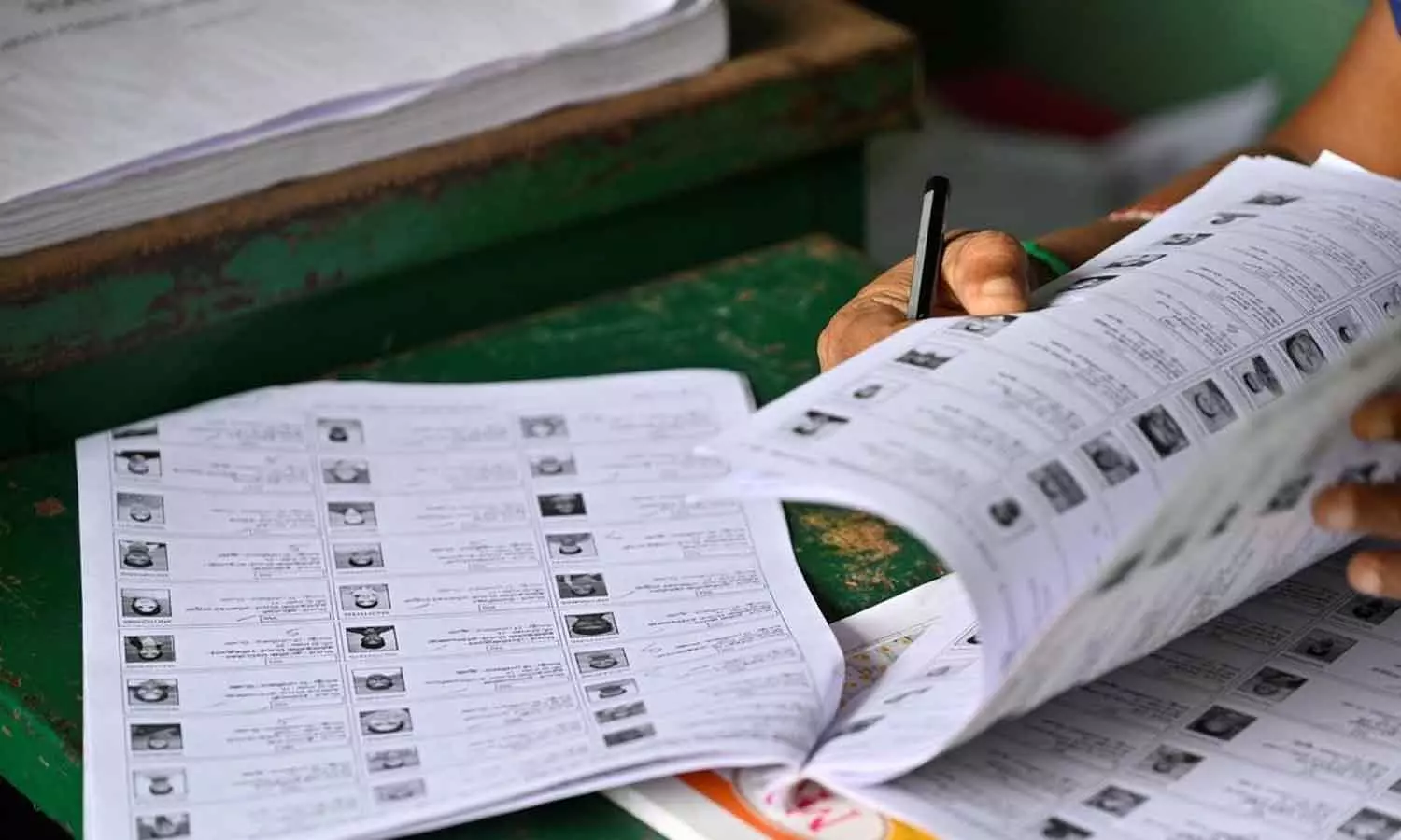 ബിജെപിയുടെ അജണ്ട അടിച്ചേൽപ്പിക്കാൻ ഉദ്യോഗസ്ഥർക്ക് മേൽ സമ്മര്‍ദം: യുപിയിലെ ബിഎല്‍ഒമാരുടെ ആത്മഹത്യയില്‍ പ്രതിപക്ഷം