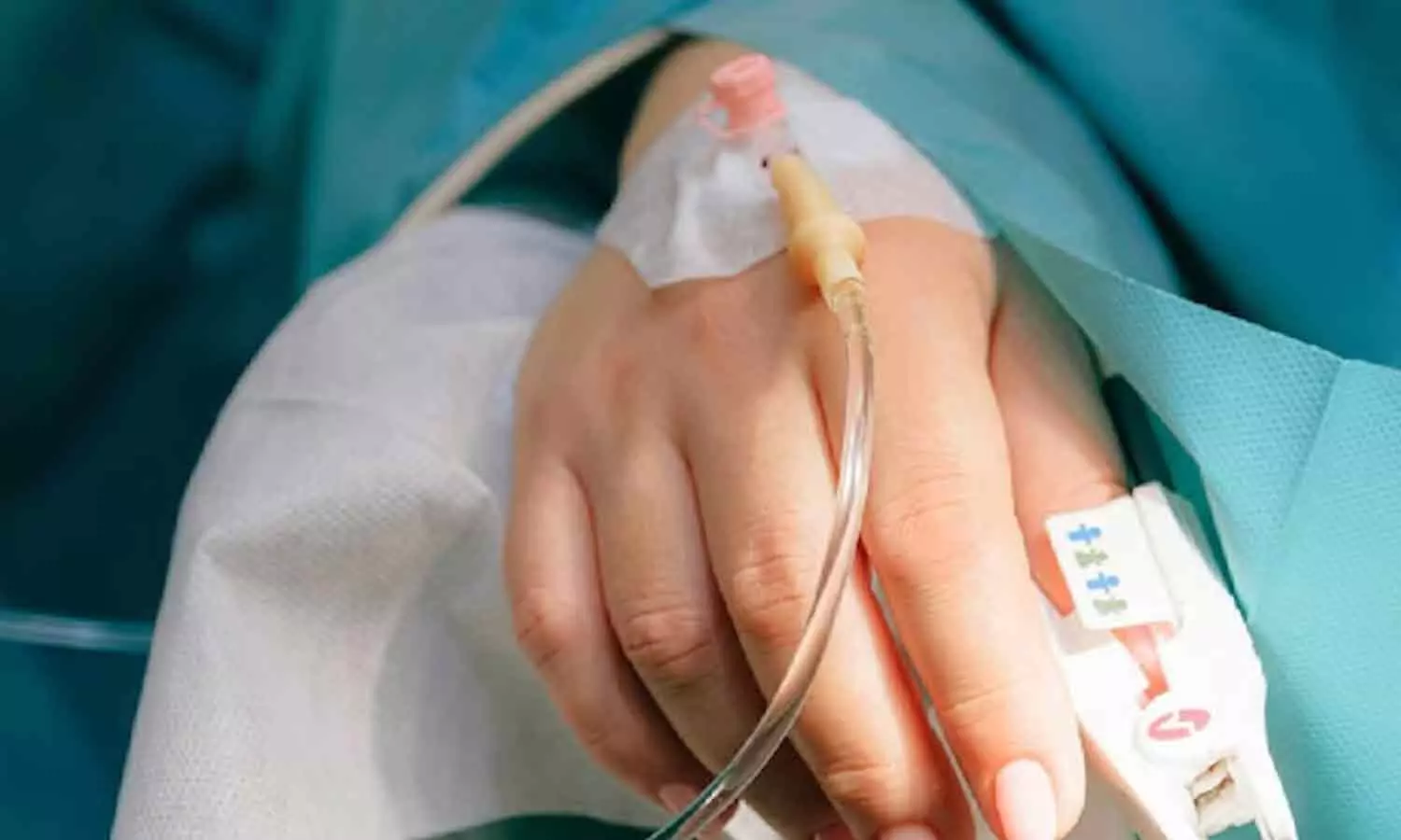 വെള്ളത്തിന് പകരം ആസിഡ് ഒഴിച്ച് പാചകം ചെയ്തു; കുടുംബത്തിലെ ആറു പേർ ആശുപത്രിയിൽ