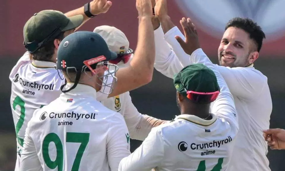 ഇന്ത്യക്ക് ചരിത്ര തോൽവി; ഗുവാഹത്തി ടെസ്റ്റിലെ പരാജയം 408 റൺസിന്