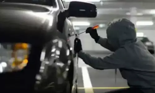 കാർ മോഷണക്കേസിൽ ഉടമക്ക് 15,000 ദിർഹം നഷ്ടപരിഹാരം നൽകണം, ഉത്തരവുമായി അബൂദബി കോടതി