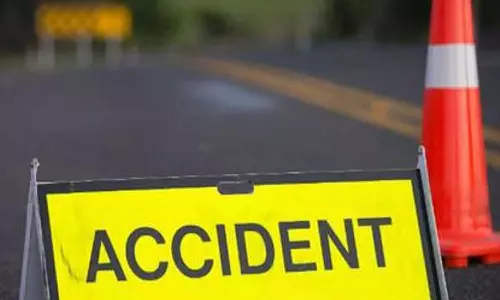 പത്തനംതിട്ടയിൽ സ്കൂൾ കുട്ടികളുമായി പോയ ഓട്ടോ തോട്ടിലേക്ക് മറിഞ്ഞ് ഒരു കുട്ടി മരിച്ചു