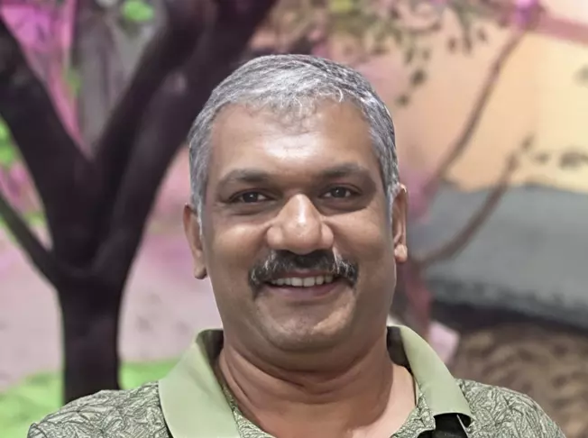 മൂവാറ്റുപുഴയിൽ പിക്കപ്പ് വാനും ബൈക്കും കൂട്ടിയിടിച്ച് ഫയർഫോഴ്സ് ഉദ്യോഗസ്ഥൻ മരിച്ചു മൂവാറ്റുപുഴയിൽ പിക്കപ്പ് വാനും ബൈക്കും കൂട്ടിയിടിച്ച് ഫയർഫോഴ്സ് ഉദ്യോഗസ്ഥൻ മരിച്ചു