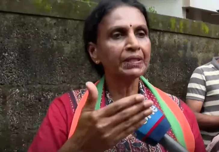 പ്രചാരണ ബോർഡുകളിലെ ഐപിഎസ് വെട്ടിയത് എന്റെ നിര്ദേശപ്രകാരം; ആർ. ശ്രീലേഖ പ്രചാരണ ബോർഡുകളിലെ ഐപിഎസ് വെട്ടിയത് എന്റെ നിര്ദേശപ്രകാരം; ആർ. ശ്രീലേഖ