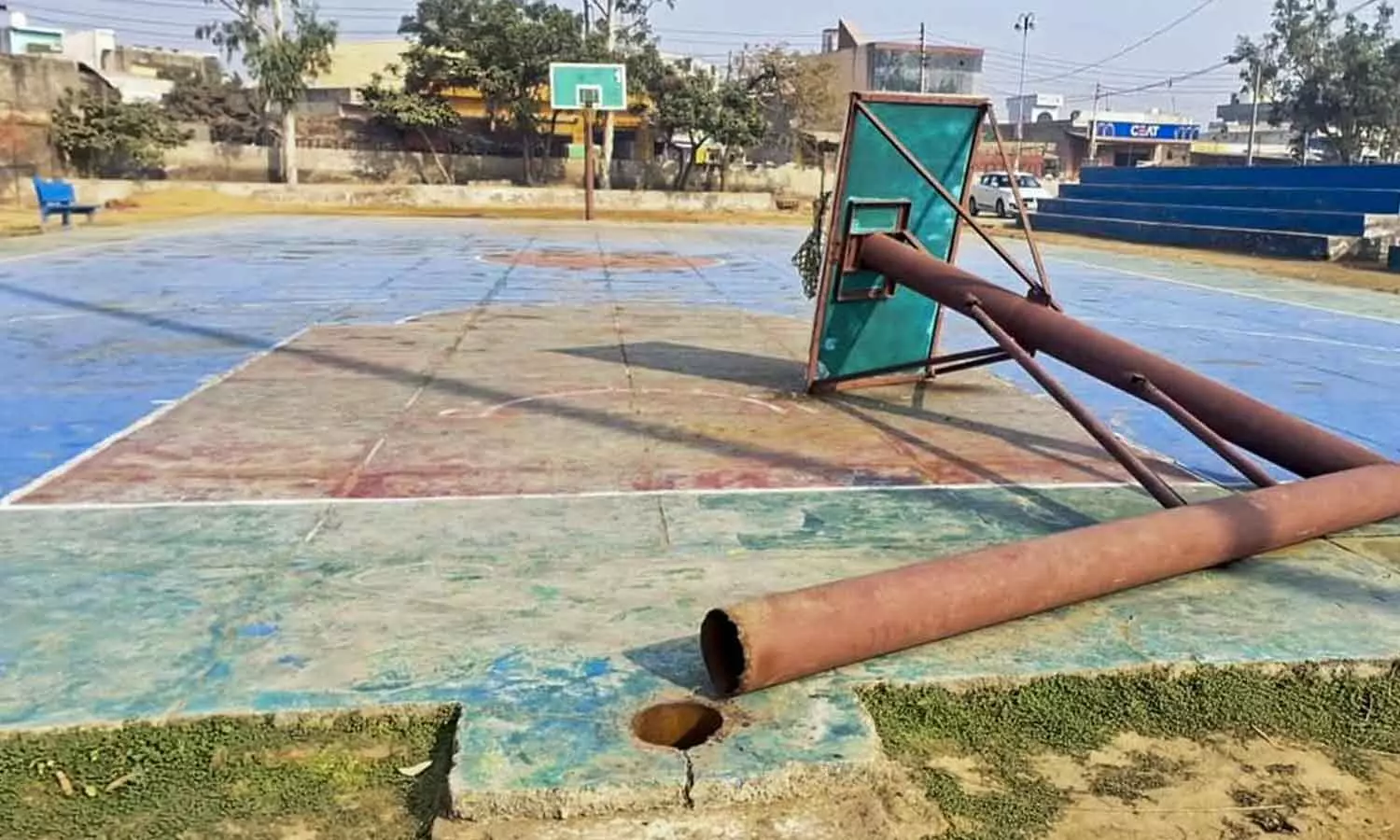 പപ്പാ എന്നെ മടിയിൽവെക്കൂ, വേദന സഹിക്കാനാകുന്നില്ല; ബാസ്ക്കറ്റ്ബോൾ പോള് ഒടിഞ്ഞുവീണ് മരിച്ച കായിക താരത്തിന്റെ പിതാവ് പറയുന്നു... പപ്പാ എന്നെ മടിയിൽവെക്കൂ, വേദന സഹിക്കാനാകുന്നില്ല; ബാസ്ക്കറ്റ്ബോൾ പോള് ഒടിഞ്ഞുവീണ് മരിച്ച കായിക താരത്തിന്റെ പിതാവ് പറയുന്നു...