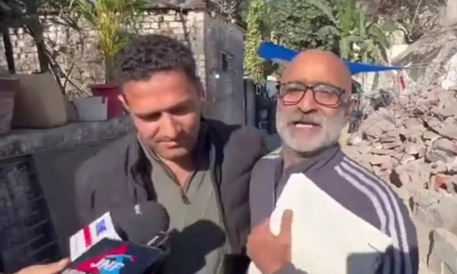 Hindu neighbour gifts land after Muslim journalists house demolished by authorities in Jammu Hindu neighbour gifts land after Muslim journalists house demolished by authorities in Jammu