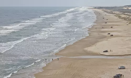 രണ്ട് ദിവസം കൊണ്ടൊന്നും കണ്ടുതീരാൻ സാധിക്കില്ല; ലോകത്തിലെ ഏറ്റവും നീളം കൂടിയ ബീച്ച് ഏതാണെന്നറിയാമോ?