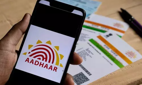 ആധാർ കാർഡ് ഇനി ജനനത്തീയതി തെളിയിക്കുന്ന രേഖയായോ ജനന സർട്ടിഫിക്കറ്റായോ സ്വീകരിക്കില്ല; ഉത്തരവിറക്കി യുപിയും മഹാരാഷ്ട്രയും ആധാർ കാർഡ് ഇനി ജനനത്തീയതി തെളിയിക്കുന്ന രേഖയായോ ജനന സർട്ടിഫിക്കറ്റായോ സ്വീകരിക്കില്ല; ഉത്തരവിറക്കി യുപിയും മഹാരാഷ്ട്രയും