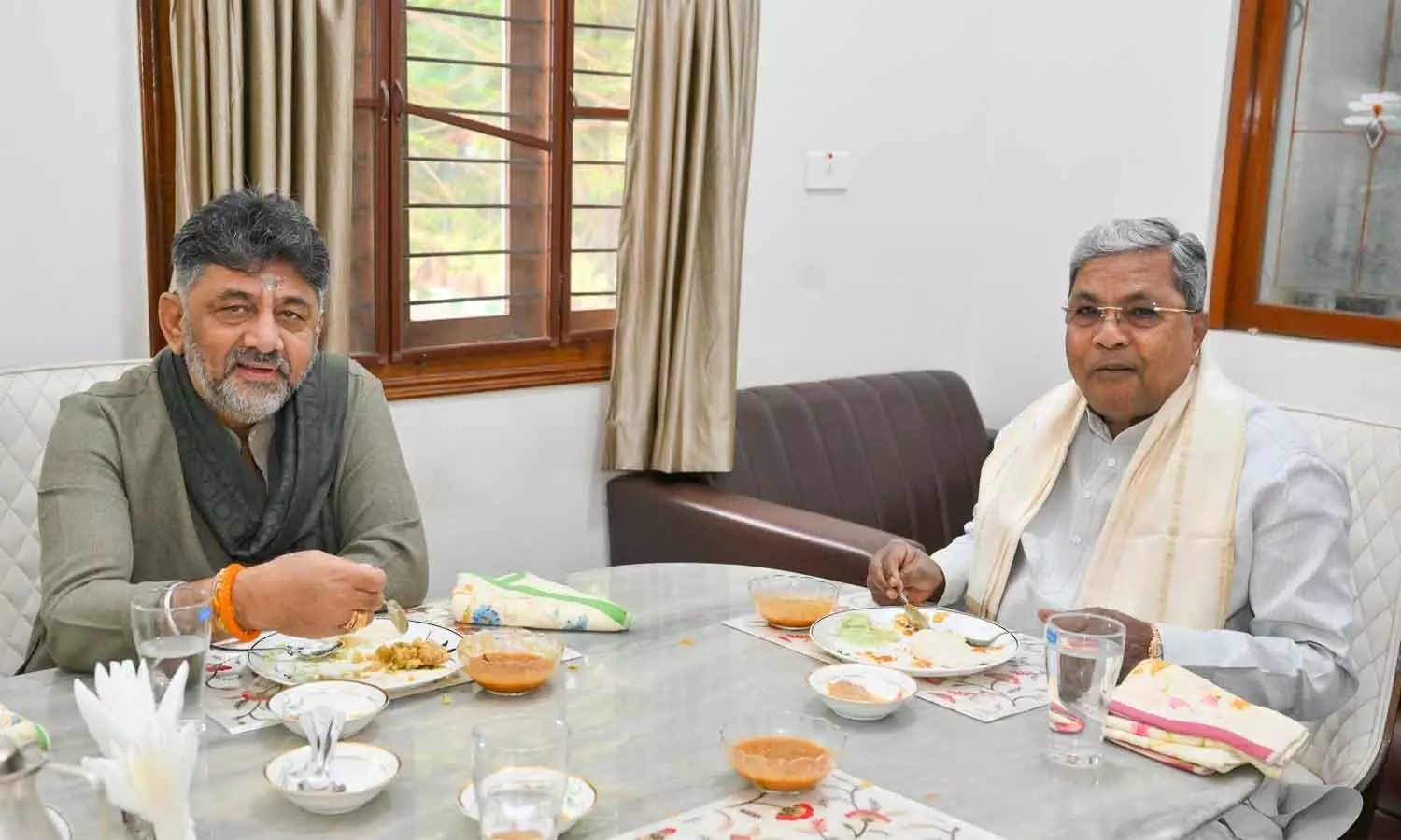 അധികാരത്തർക്കത്തിനിടെ ഡി.കെ ശിവകുമാറിന് പ്രഭാതവിരുന്നൊരുക്കി സിദ്ധരാമയ്യ